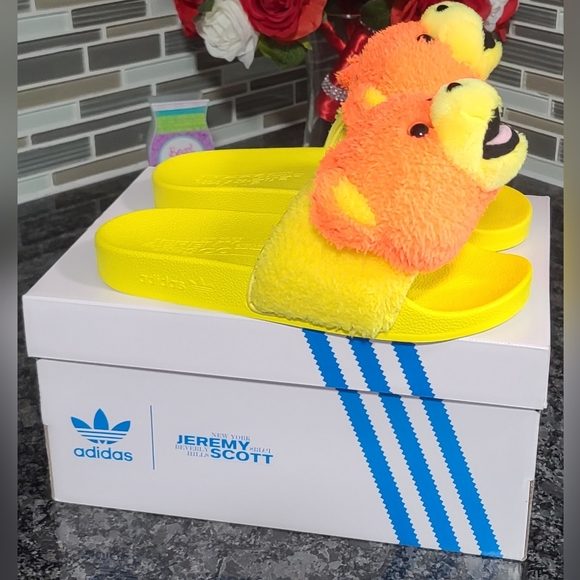 adilette teddy slides